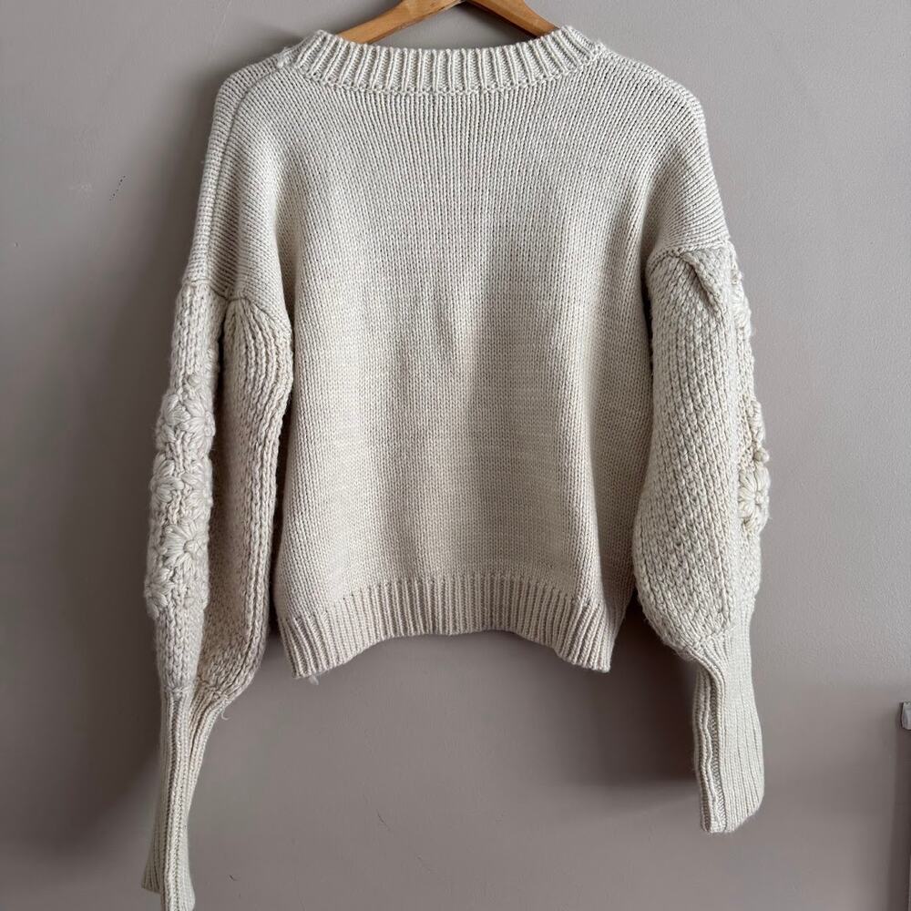 Stellah Floral Embroidered Cream Sweater Size Medium Oversized Fit - Picture 4 of 4